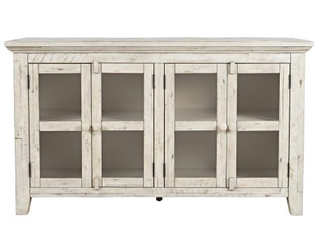 Przeszklona drewniana witryna w jasnym odcieniu w stylu vintage