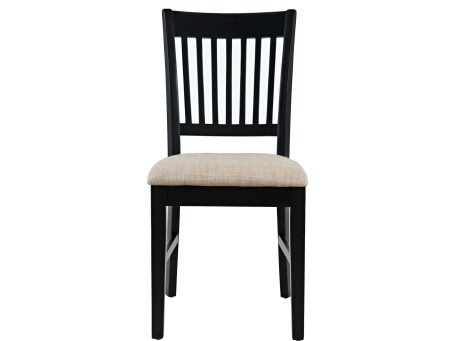 Klasyczne krzesło z czarnym stelażem i tapicerowanym siedziskiem
