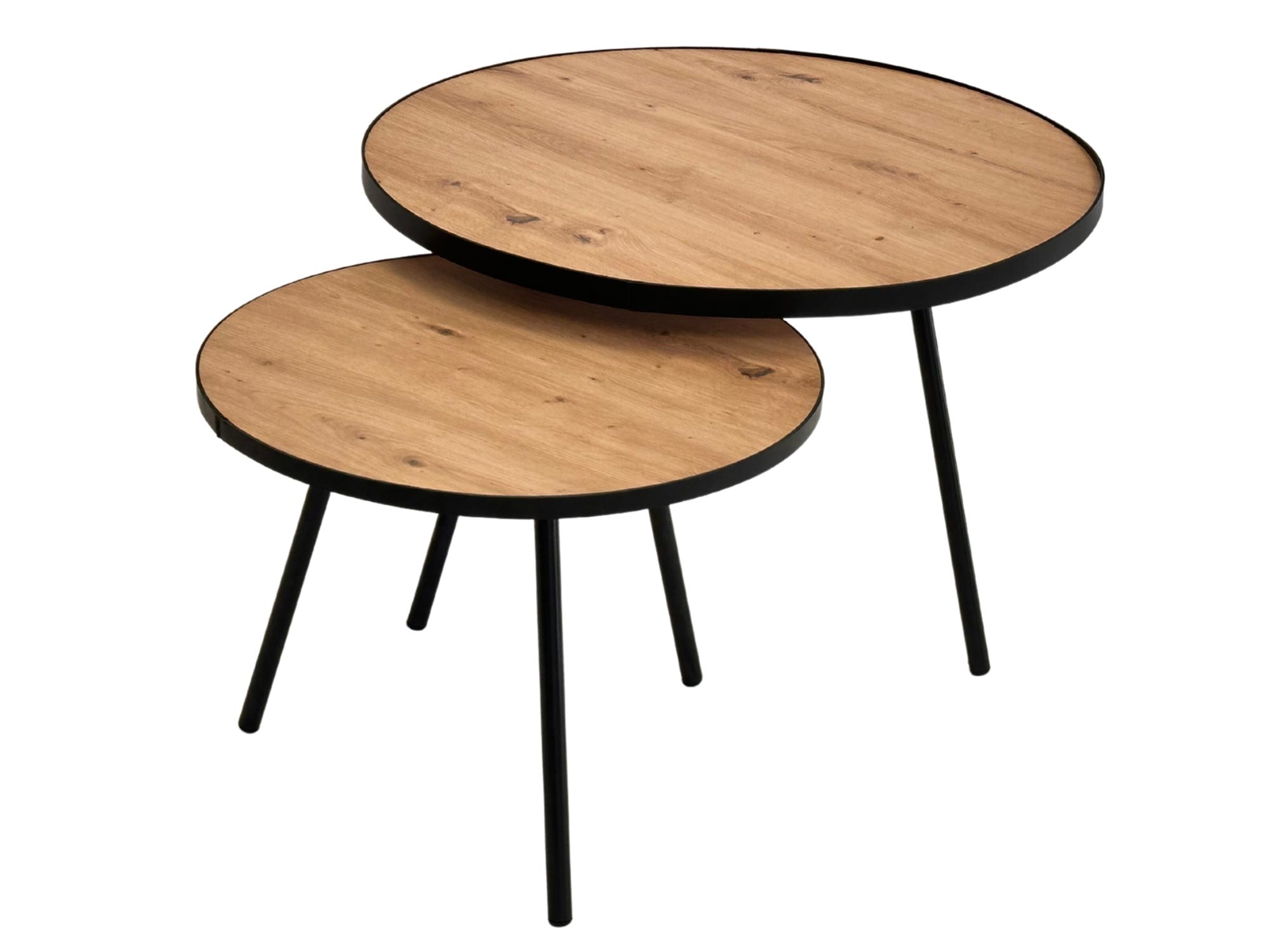 Dwa stoliki kawowe w salonie z poduszkami i sofą