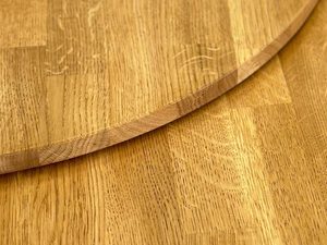 Miniaturka 4 - Dębowy blat okrągły detal naturalnego usłojenia zbliżenie