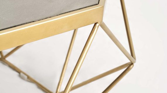 Miniaturka 9 - Stolik kawowy w stylu glamour z geometryczną ramą i cementowym blatem – Luxe