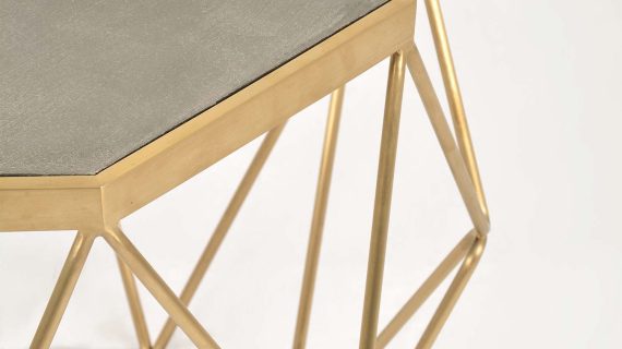 Miniaturka 7 - Stylowy Stolik na złotej ramie z szarym betonowym blatem – Luxe