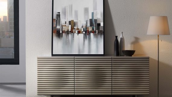 Miniaturka 1 - Komoda modern classic w piaskowym kolorze z systemem soft-close – Brooklyn