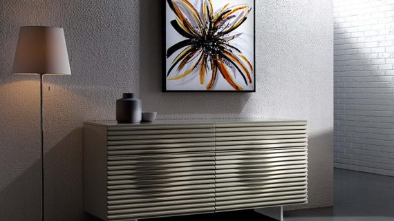 Miniaturka 1 - Komoda modern classic w piaskowym połysku z 6 szufladami – Brooklyn