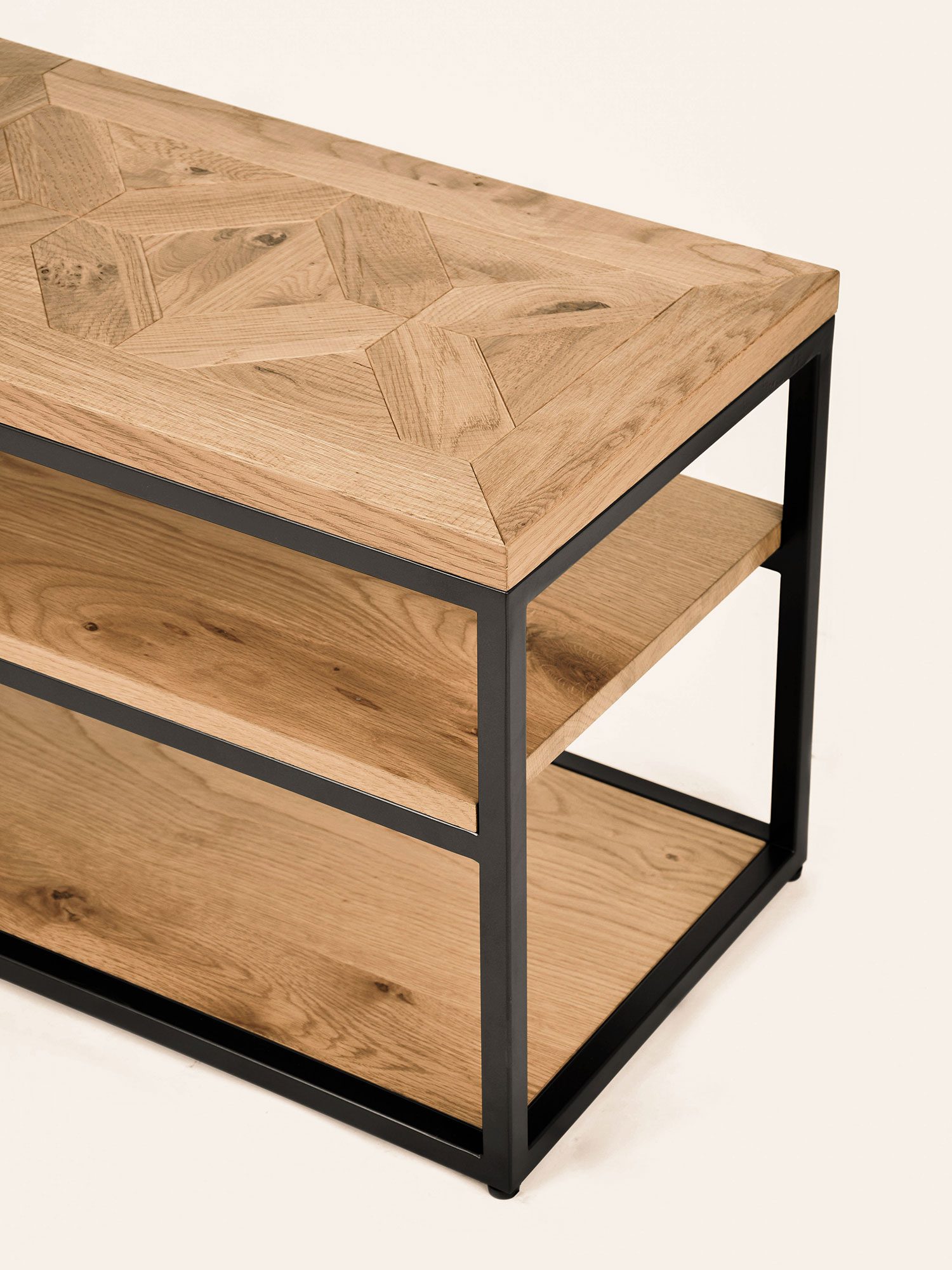 ront szafki z intarsją w kształcie X z naturalnego dębu