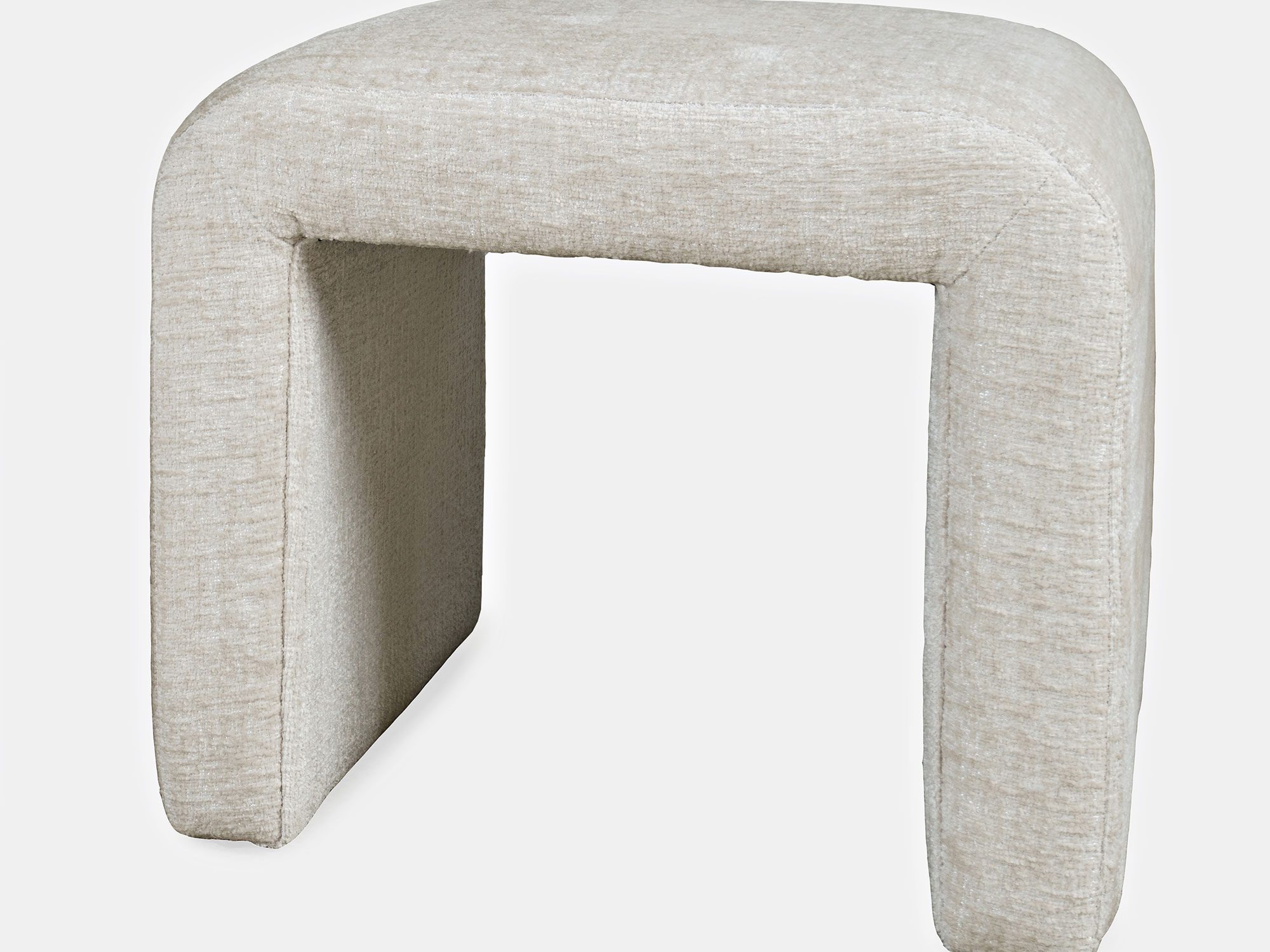 Beżowa pufa boucle z zaokrąglonym siedziskiem w stylu skandynawskim Beżowa pufa boucle z zaokrąglonym siedziskiem w stylu skandynawskim