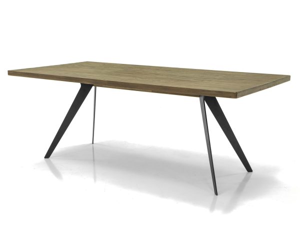 Elegantní dřevěný stůl s kovovými nohami