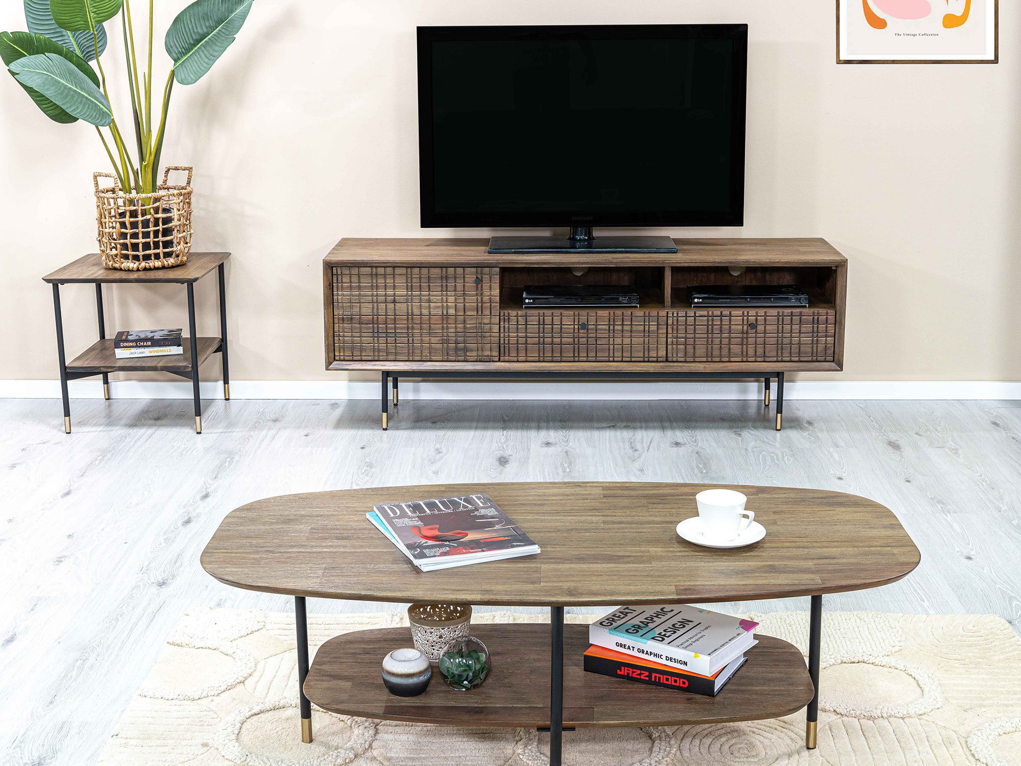 Aranżacja salonu z szafką RTV w stylu industrialnym