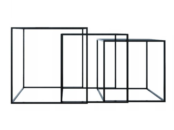 Sestava tří stolků metalowych z szklanym deskou rozložené