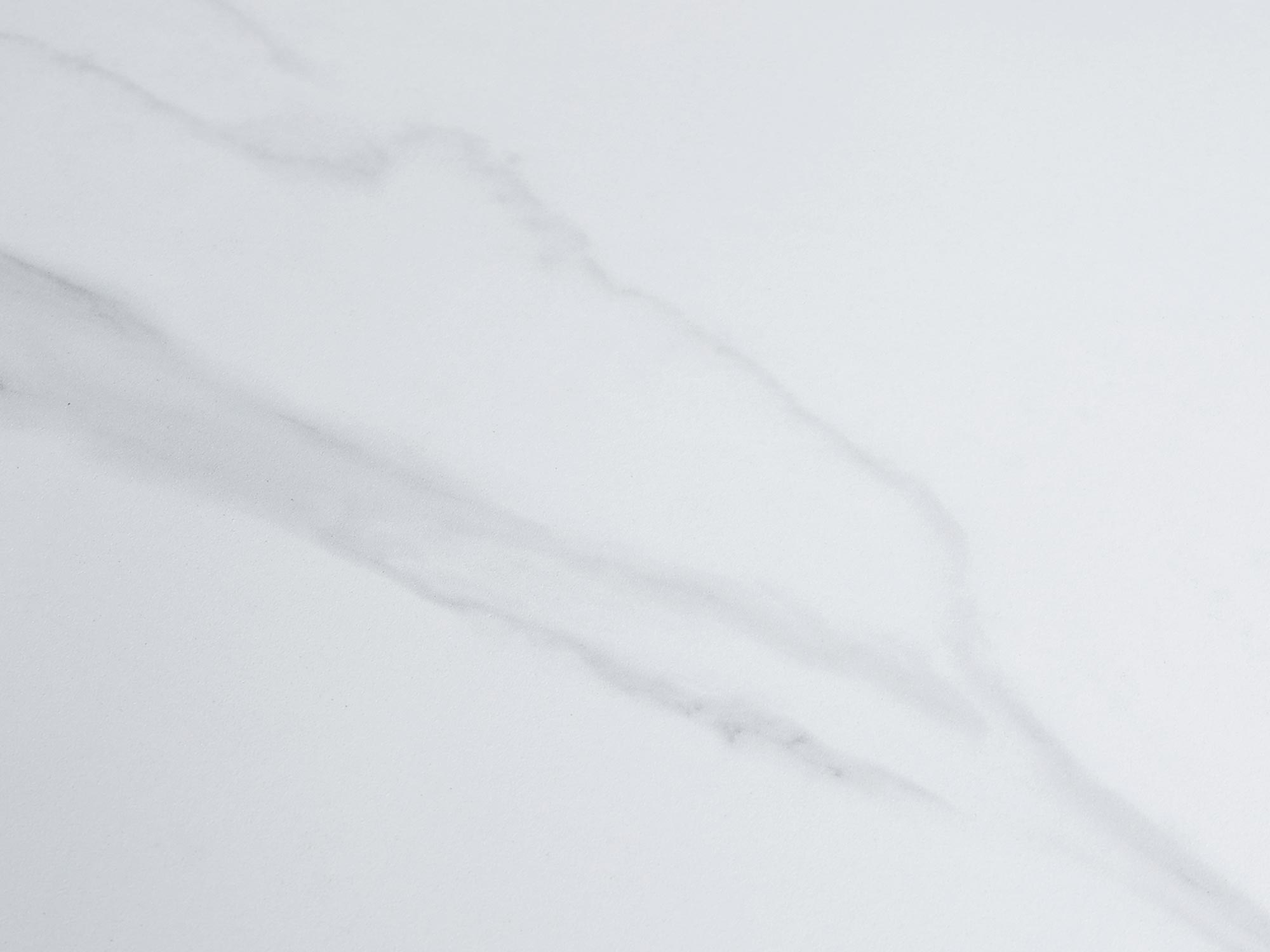 Blat z białego marmuru z delikatnym szarym wzorem