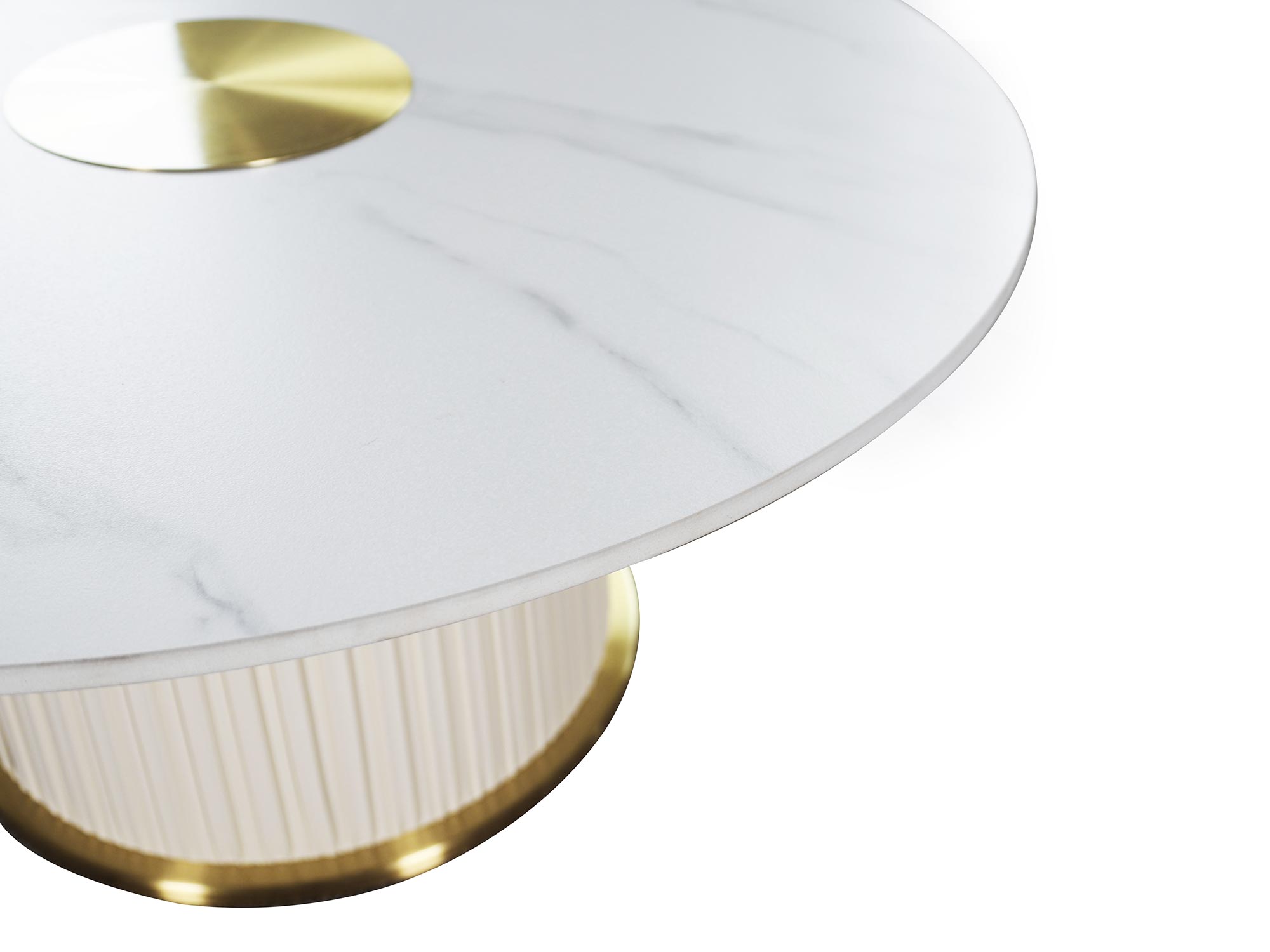 Marmurowy blat w stylu glamour ze złotym akcentem dekoracyjnym