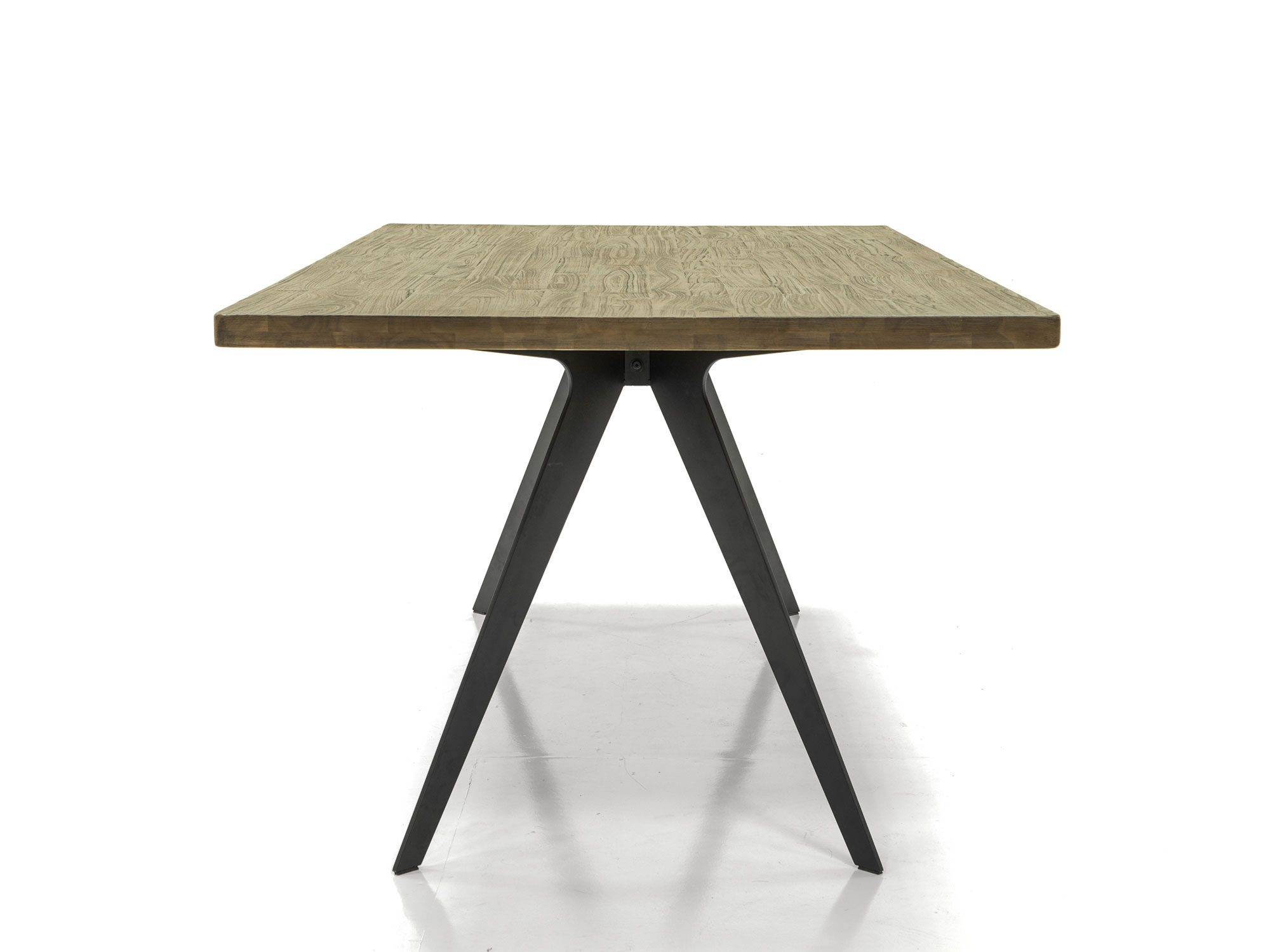 Drewniany stół z akacji