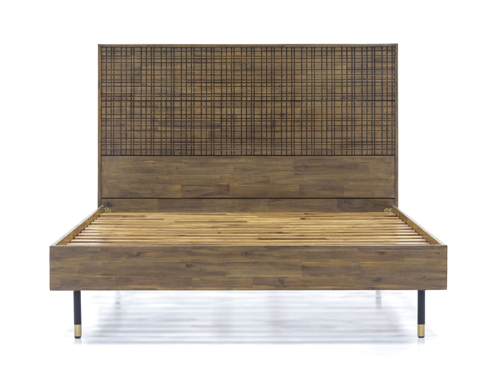 Łóżko retro drewniane z metalowymi nóżkami Łóżko retro drewniane z metalowymi nóżkami