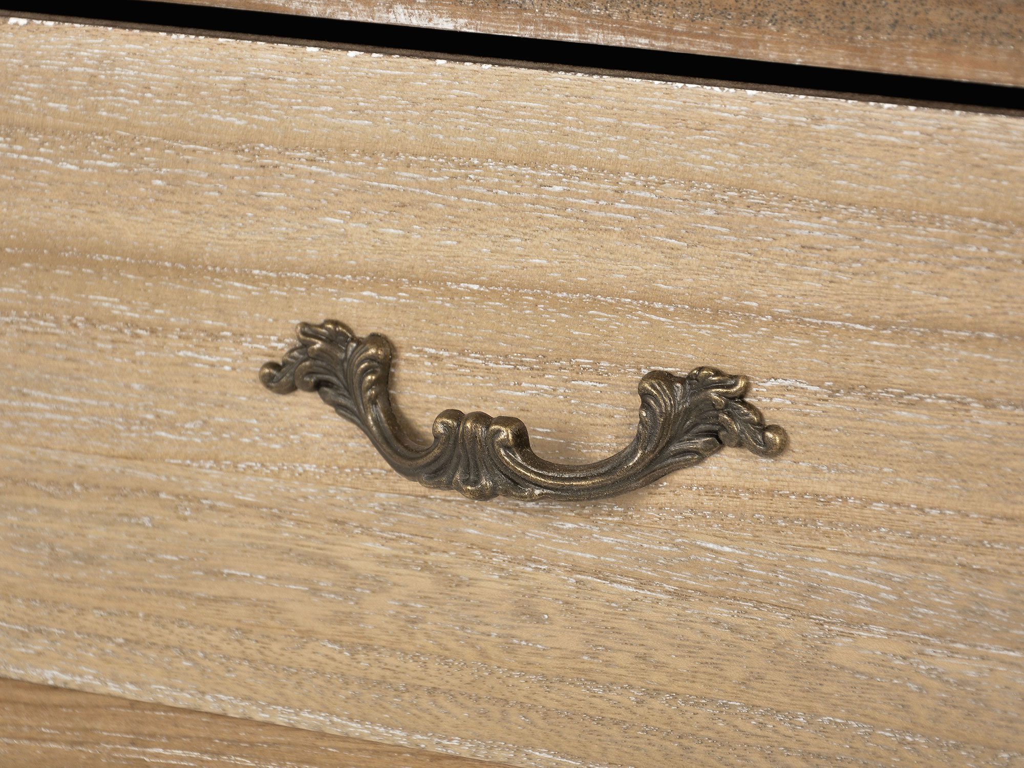 Stylowy uchwyt w eleganckiej komodzie