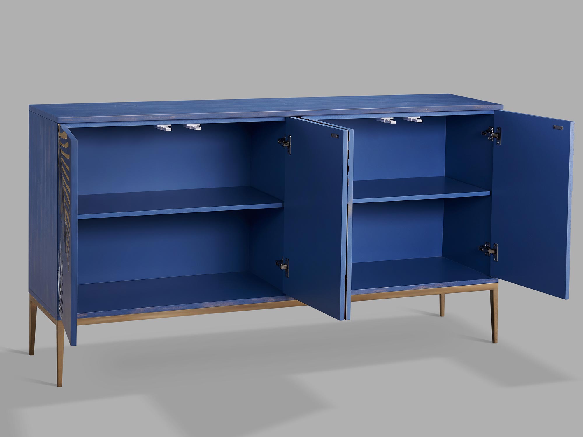 Komoda w kolorze niebieskim z półkami