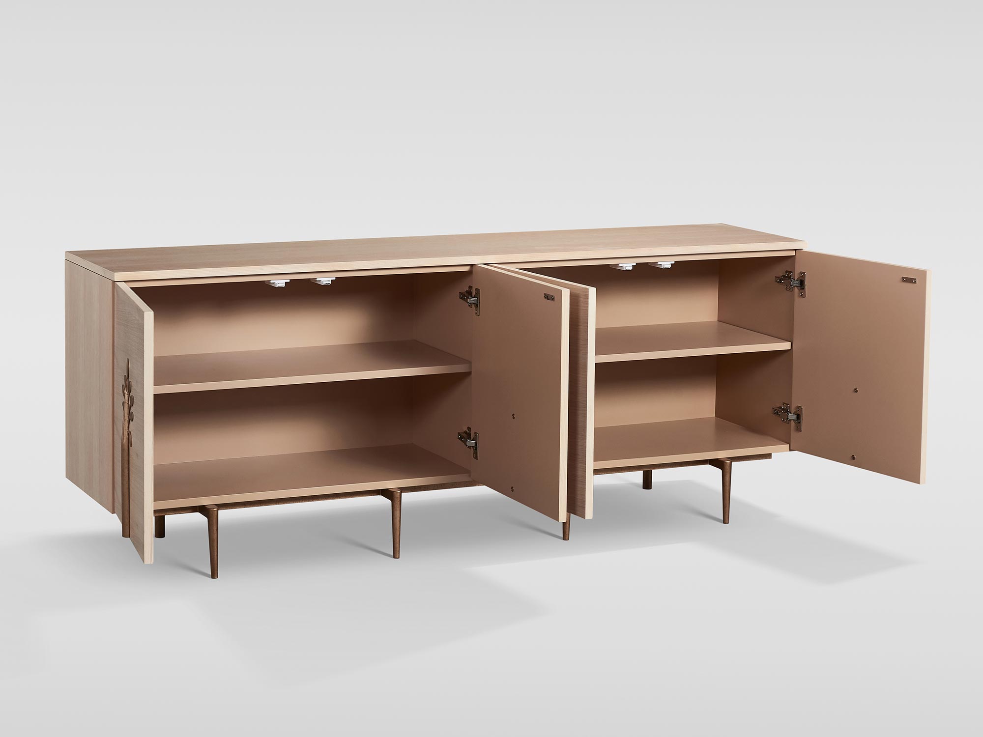 Elegancka komoda w kolorze białego dębu ze złotymi nogami