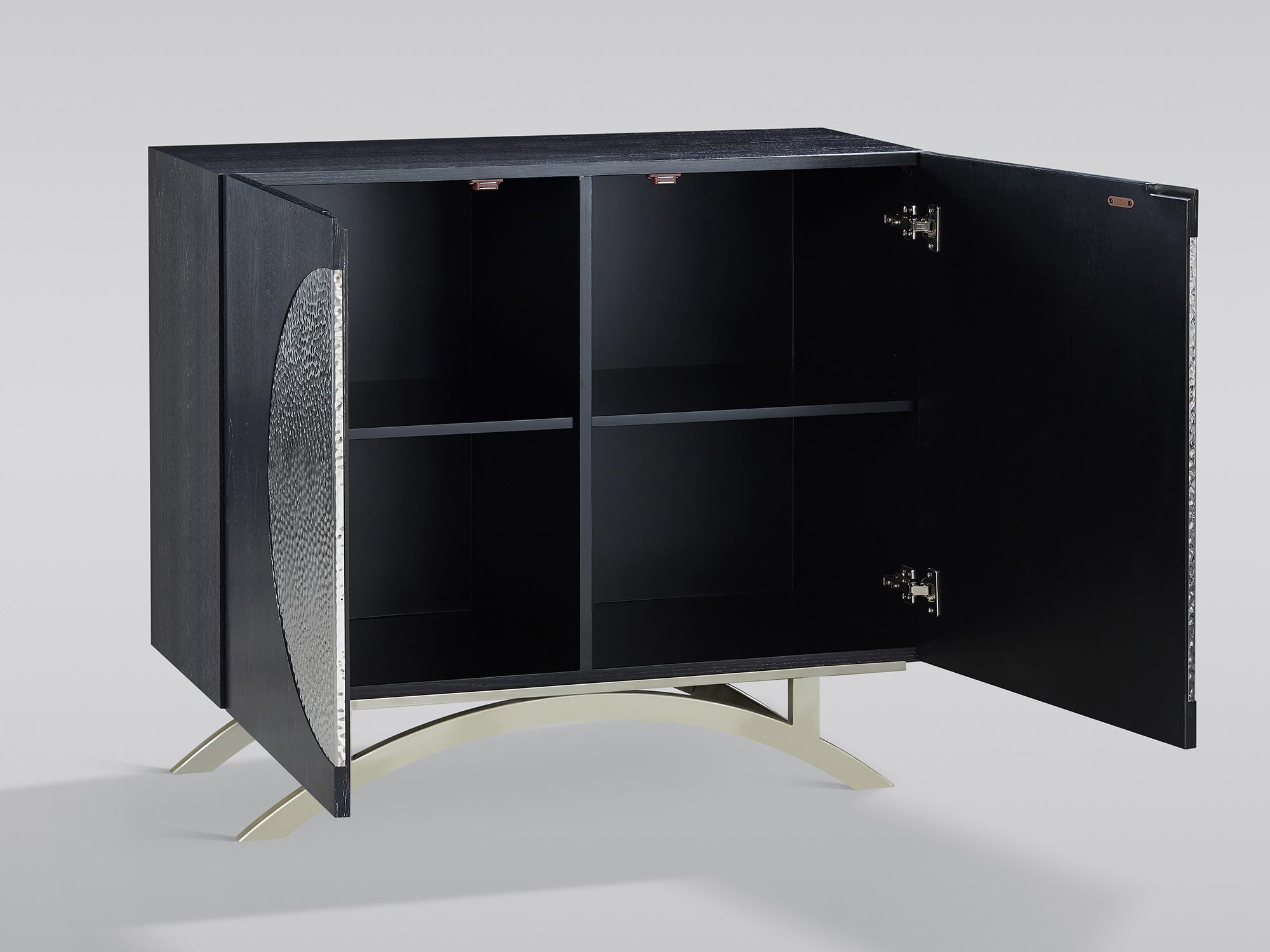 Komoda w kolorze czarnym z oryginalnymi nóżkami