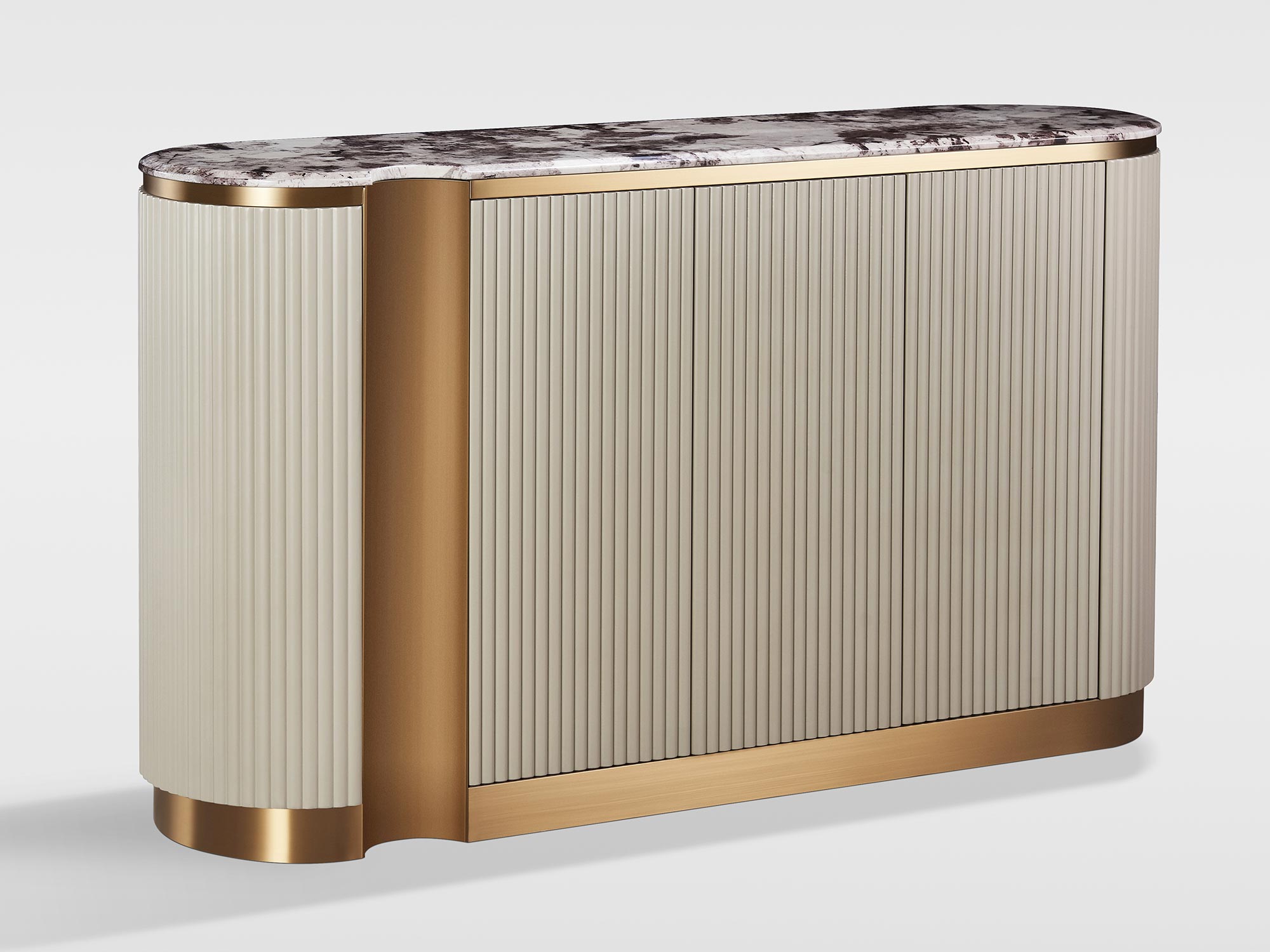 Komoda z metalowymi frontami w stylu glamour
