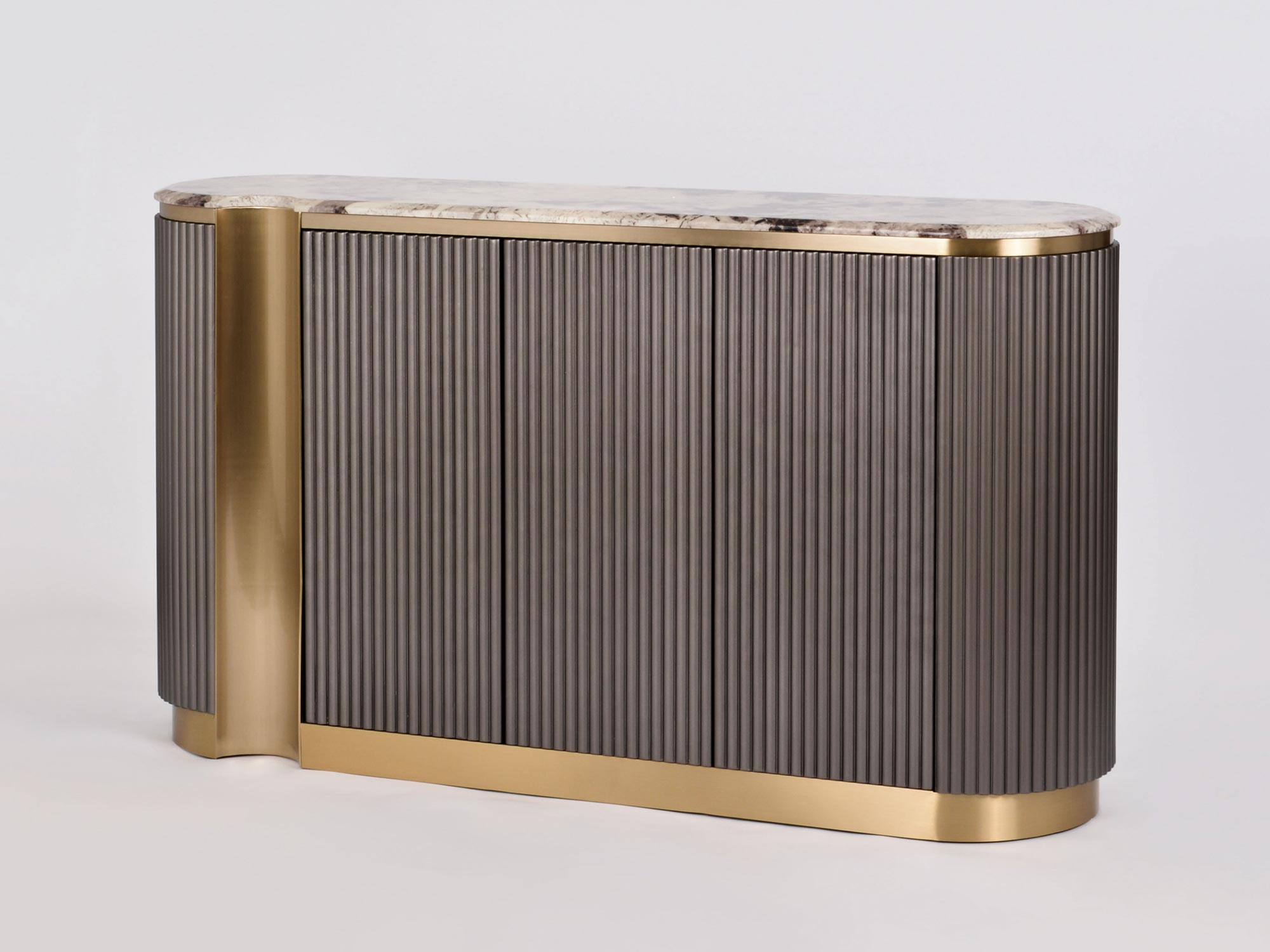 Designerska komoda ze złotymi akcentami w stylu glamour