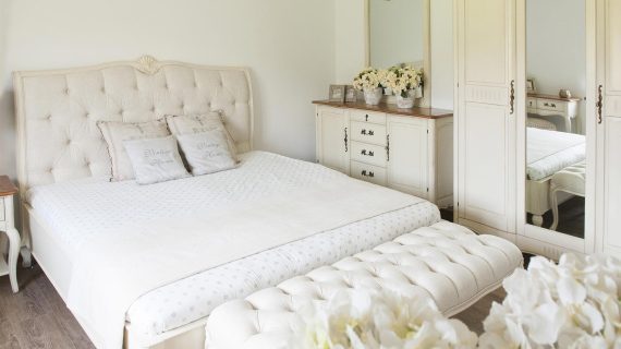 Miniaturka 2 - Komoda w aranżacji białej sypialni