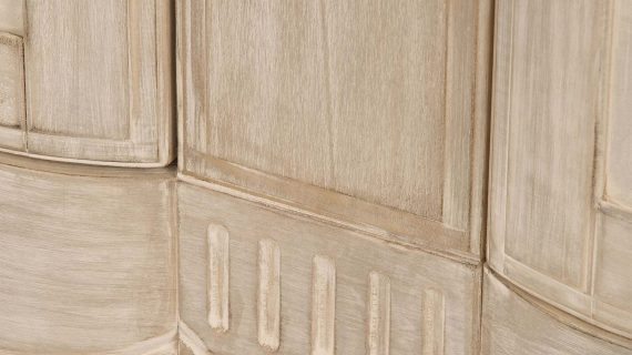 Miniaturka 6 - Komoda z Jasnobeżowego Drewna i Frezowaniami w Prowansalskim Stylu – Laguna