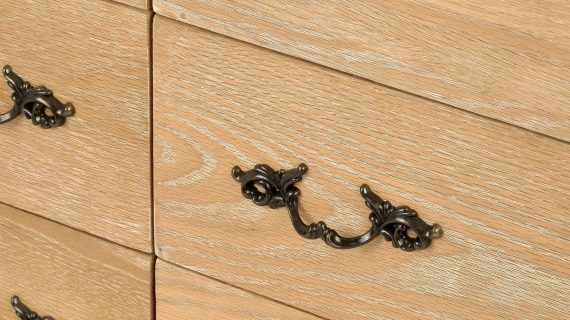 Miniaturka 9 - Komoda Drewniana z Giętymi Nógami i Metalowymi Uchwytem w Stylu Francuskim – Venezia Oak