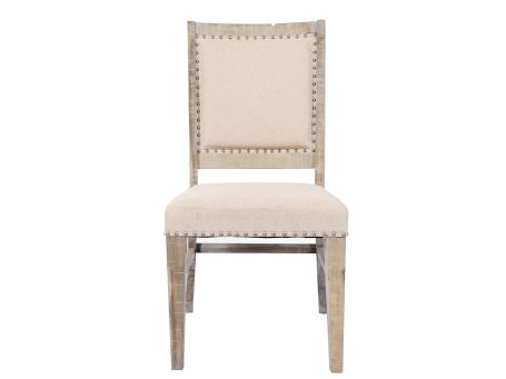 Krzesło z tapicerowanym siedziskiem i nitowanymi detalami