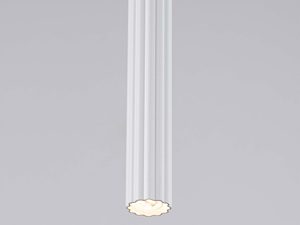 Miniaturka 8 - Żłobiony klosz lampy wiszącej z widocznym punktem świetlnym