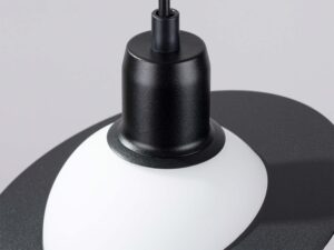 Miniaturka 6 - Lampa wisząca Saturn czarna z kulistym kloszem i pierścieniem zbliżenie