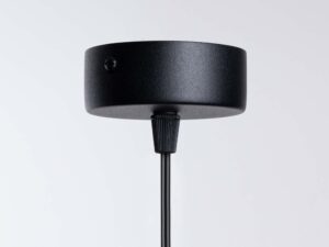 Miniaturka 10 - Detal mocowania przewodu do klosza lampy wiszącej Saturn czarnej zbliżenie