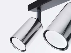 Miniaturka 5 - Detal dwóch chromowanych reflektorów cylindrycznych plafonu trójpunktowego zbliżenie
