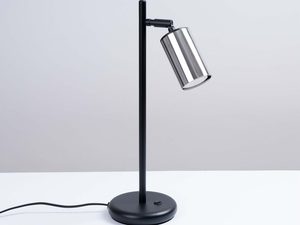 Miniaturka 1 - Srebrna lampa biurkowa na czarnej nodze z regulowanym kloszem