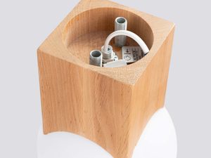 Miniaturka 3 - Detal montażowy drewnianej podstawy plafonu z okablowaniem