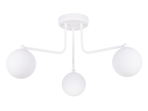 Biała lampa sufitowa trójramienna z kulami na szarym tle