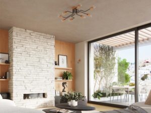 Miniaturka 9 - Lampa sufitowa z drewnianymi oprawkami w aranżacji salonu z kominkiem