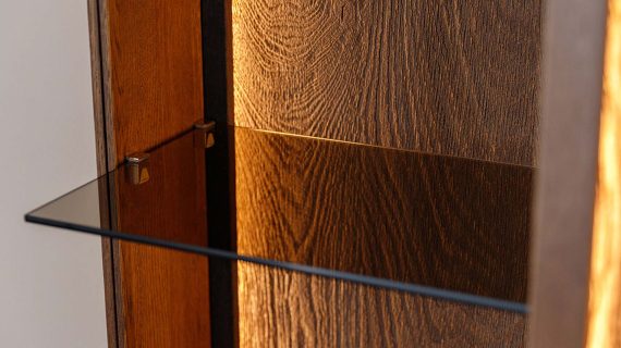 Miniaturka 7 - Elegancka nowoczesna dębowa witryna Essentia