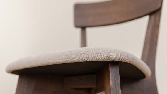 Miniaturka 3 - Krzesło dębowe z beżowym siedziskiem MAX