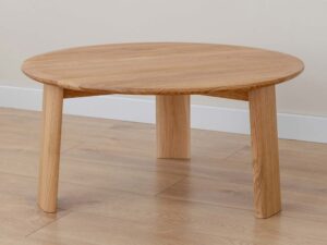 Miniatura 3 - Konferenční stolek kulatý dubový 71cm se třemi nohami v aranžmá interiéru