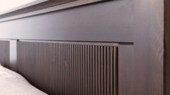 Miniaturka 6 - Skandynawskie klasyczne sosnowe łóżko Kalari