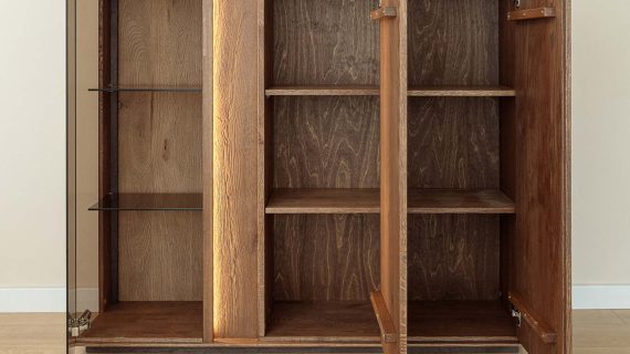 Miniaturka 3 - Klasyczna nowoczesna dębowa witryna Essentia