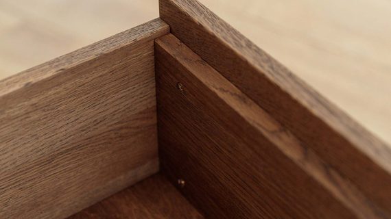 Miniaturka 4 - Klasyczny dębowy nowoczesny stolik Essentia