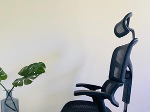 Miniatura 6 - Černý kancelářské křeslo ergonomiczny siatkowy v aranžmá inna perspektiva