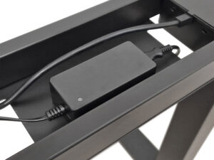 Miniatura 12 - Černý napájecí zdroj elektrického psacího stolu v kovovém rámu podnože