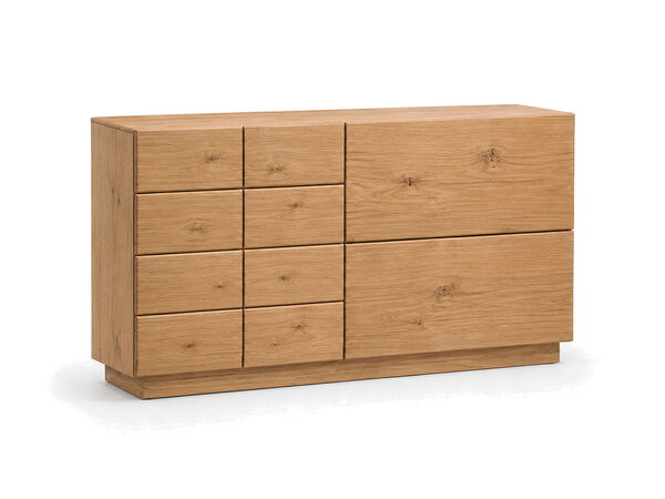 Kommode aus Holz Eiche z licznymi Schubladen i sichtbaren Ästen