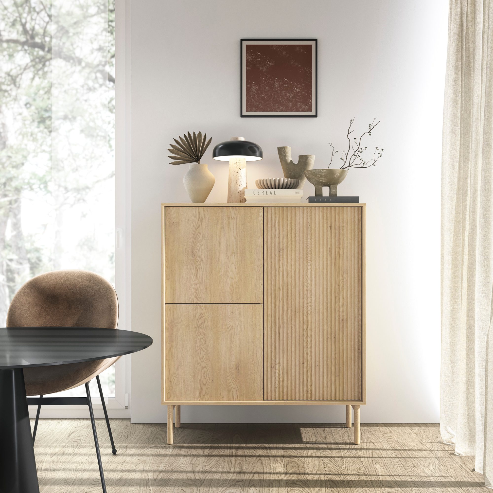 Kollektion Pavello – hohe Kommode in einem hellen Raum