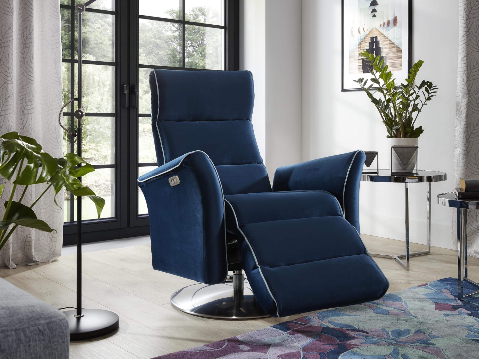 Křeslo Rosvaldo – elektricky nastavená relaxační poloha