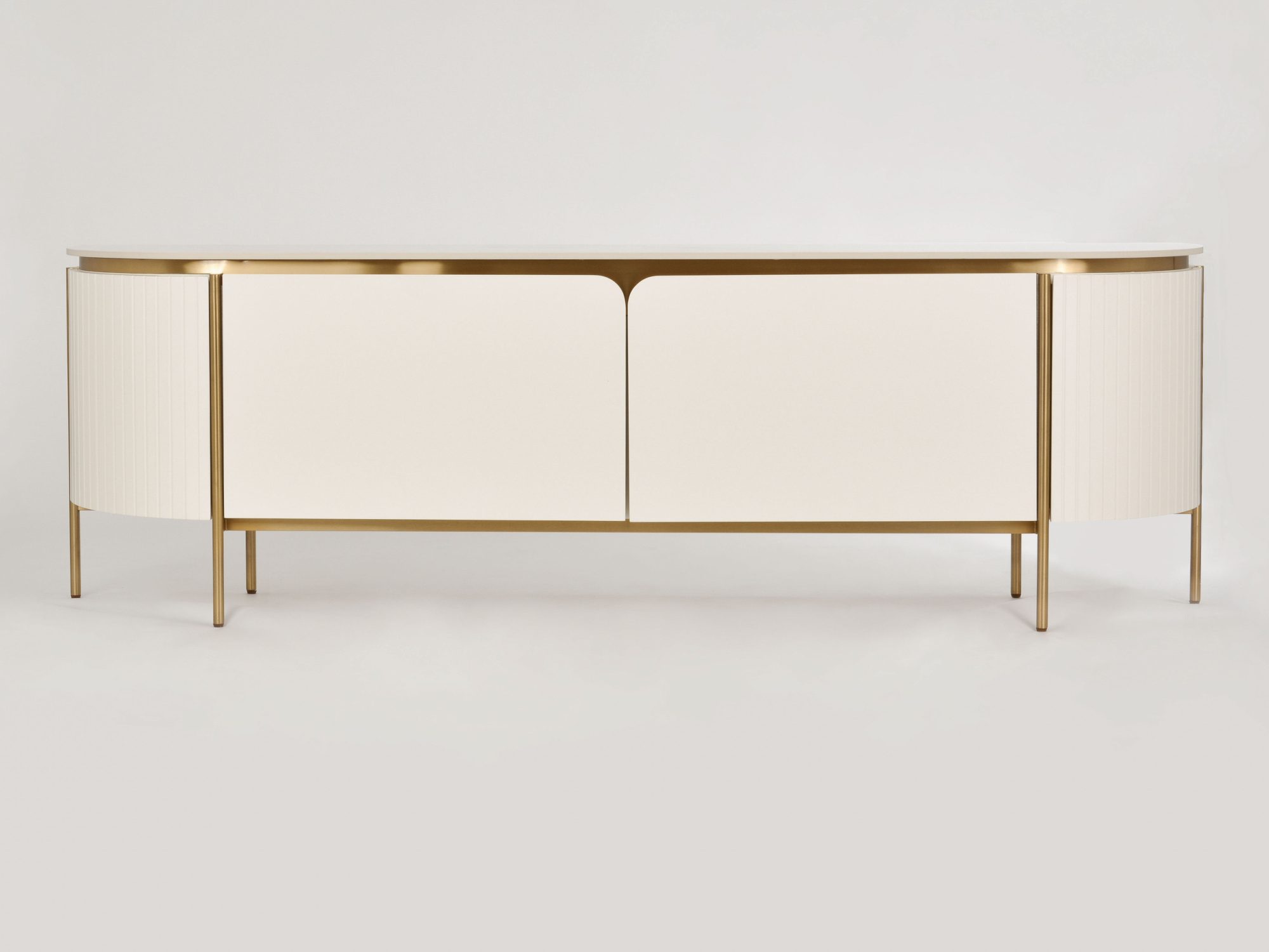 TV komoda Eleganza 200 cm, čtyři bílá drážkovaná čela, pohled zepředu