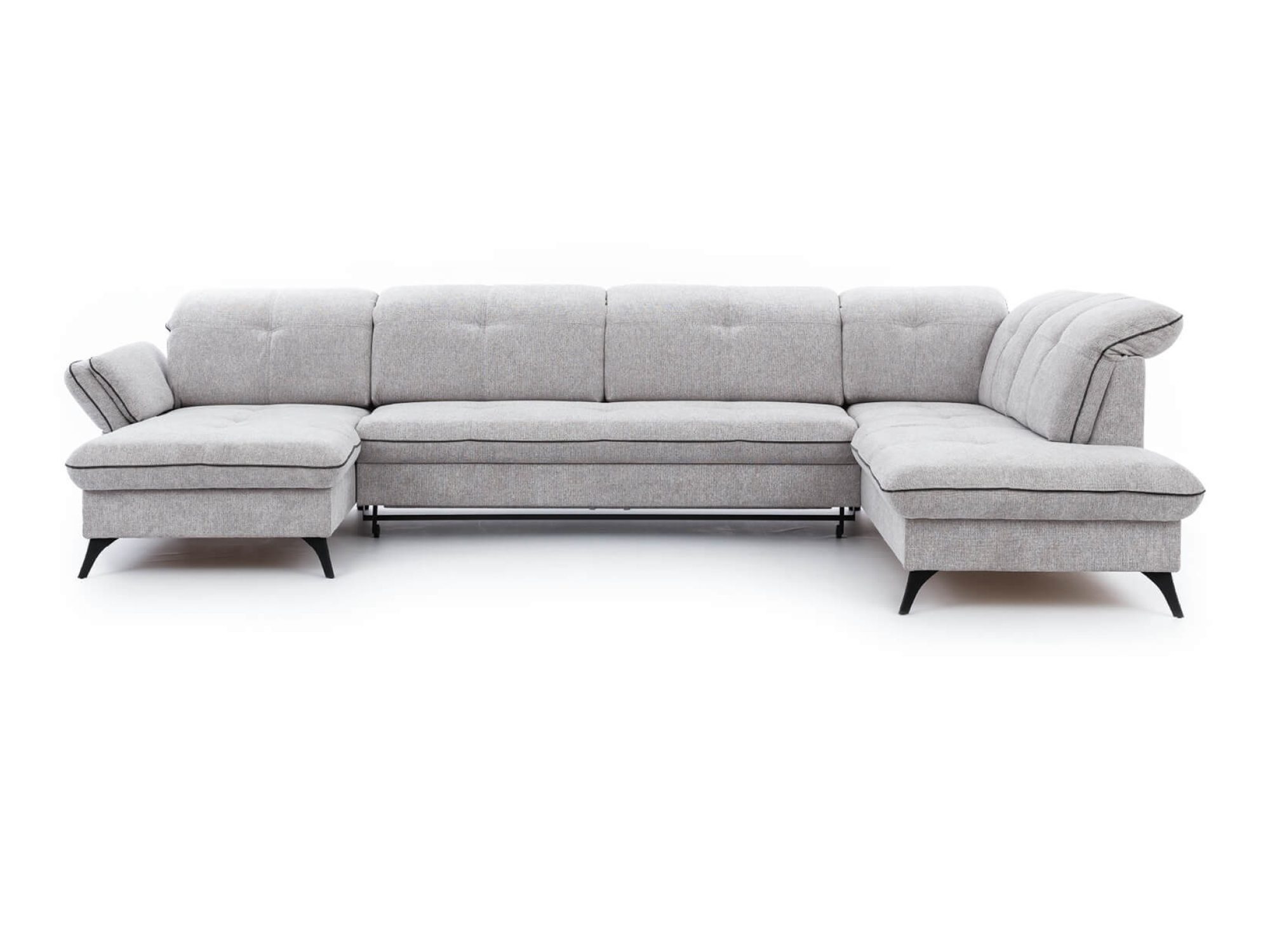 U-Sofa Trevalio, 365 cm, mit zwei Ottomane und schrägen Füßen vor weißem Hintergrund