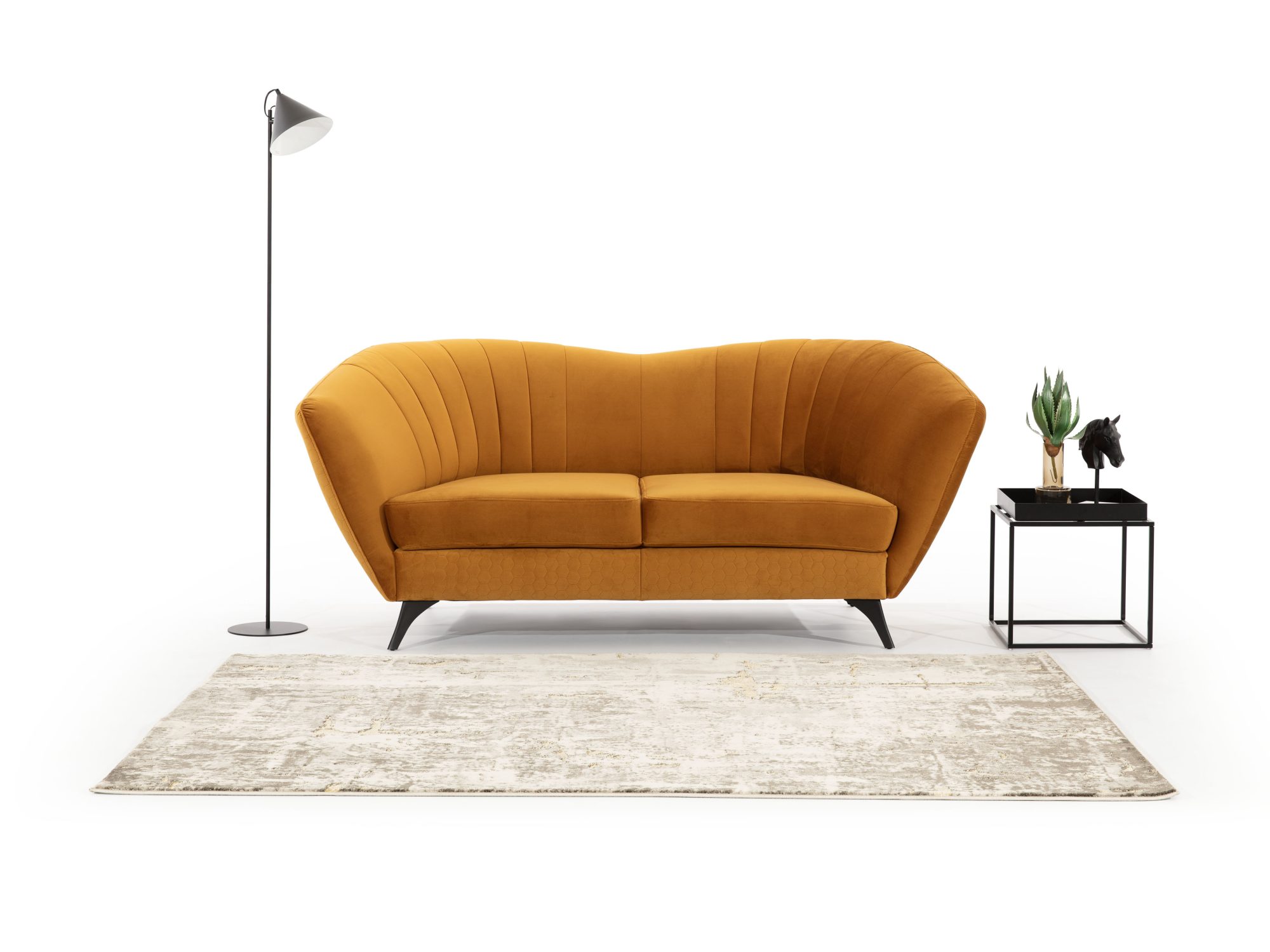 Zweisitzer-Sofa Anvelio mit Lampe und Beistelltisch
