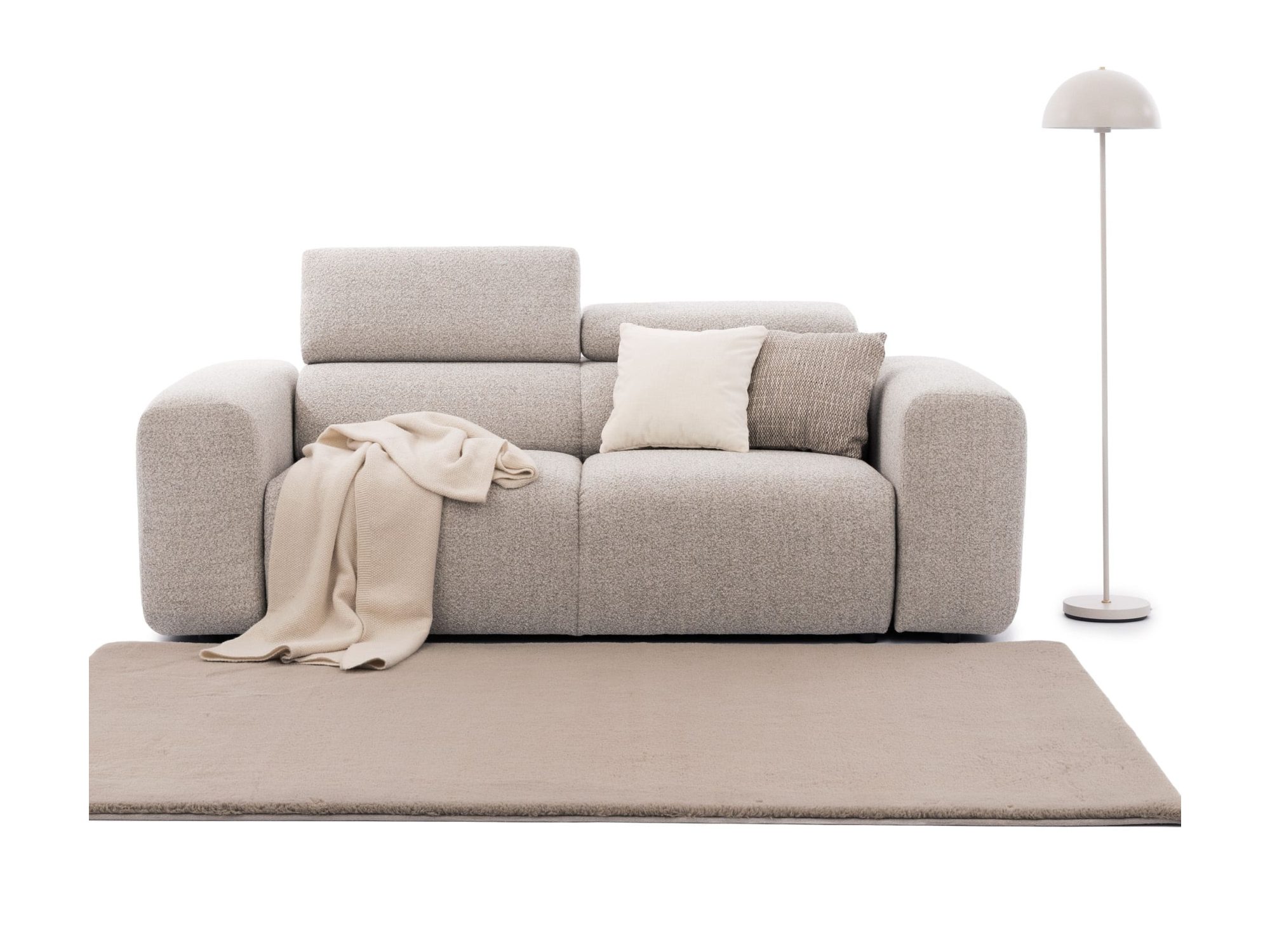 Sofa Vermaro z kocem i poduszkami dekoracyjnymi